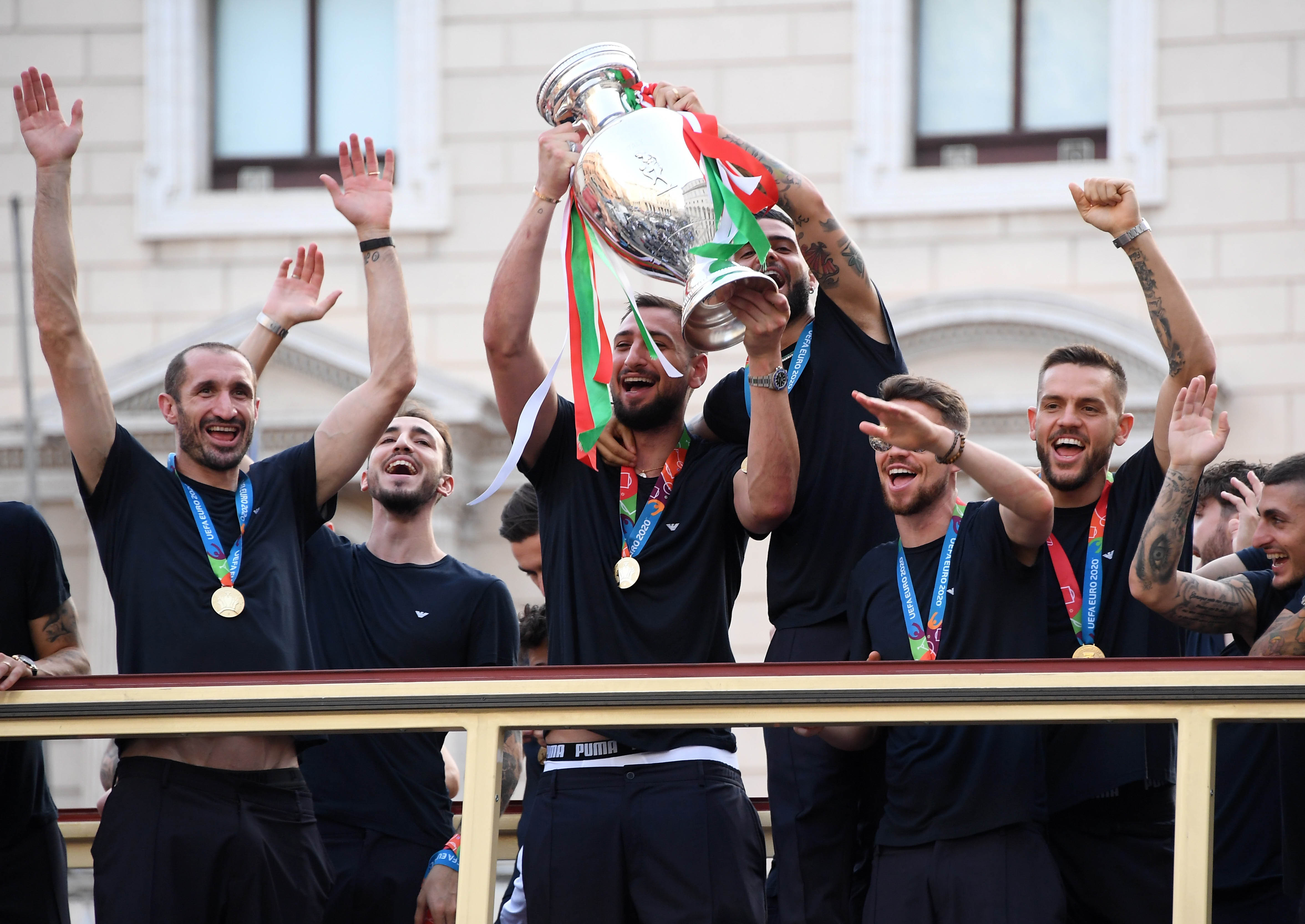 意大利队在小组赛中表现出色 意大利队在小组赛中表现出色