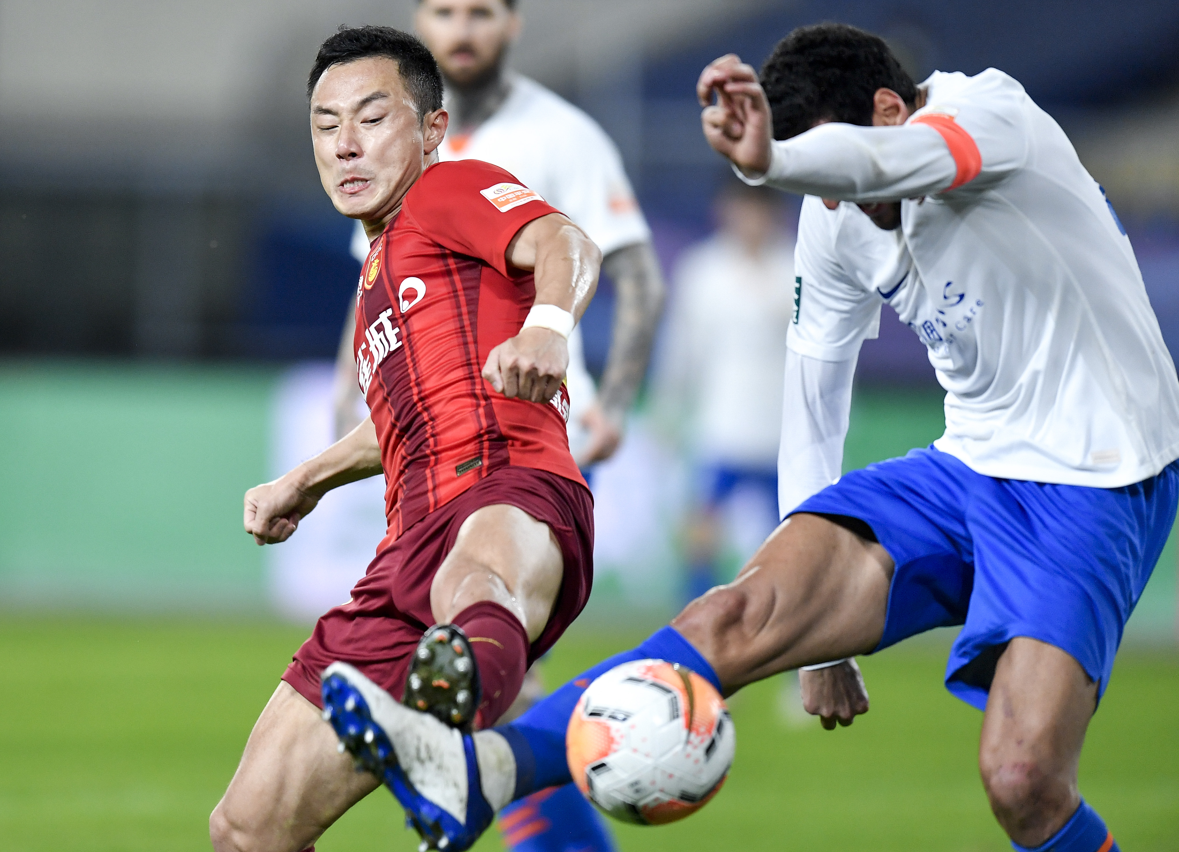 广州恒大战平河北华夏幸福,双方难分伯仲 广州恒大战平河北华夏幸福,双方难分伯仲