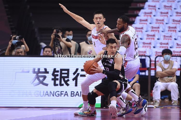 辽宁男篮坐庄夺得CBA总决赛首胜,广东队仍处劣势 辽宁男篮坐庄夺得CBA总决赛首胜,广东队仍处劣势