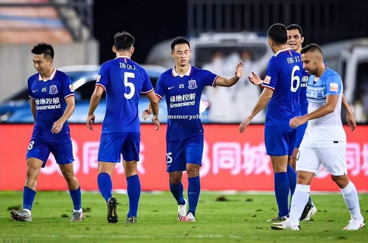 汉诺威96球员表现出色,球迷期待下场比赛 汉诺威96球员表现出色,球迷期待下场比赛