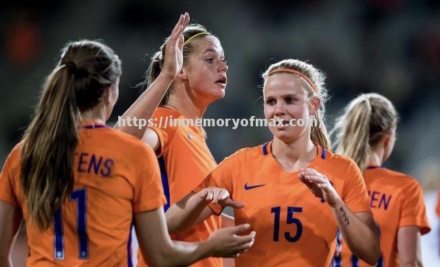 俄罗斯女足队员大放异彩,喜获全胜 俄罗斯女足队员大放异彩,喜获全胜