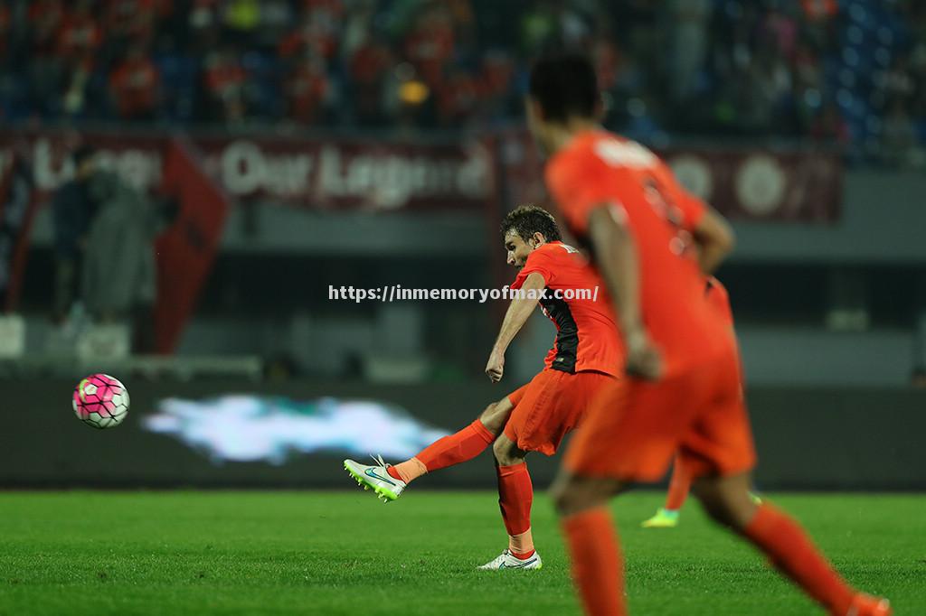 比赛期间球员伤停,主队战力大减 比赛期间球员伤停,主队战力大减