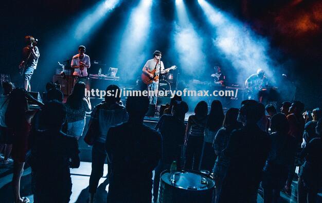 英勇争霸!欧洲豪强赛场嗨翻天 英勇争霸!欧洲豪强赛场嗨翻天