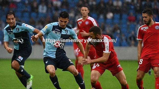 亚眠队主教练突然宣布离职,球队遇到主要挑战 亚眠队主教练突然宣布离职,球队遇到主要挑战