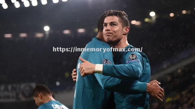 主教练战术出奇制胜,全队利用对手破绽取得压倒性胜利 主教练战术出奇制胜,全队利用对手破绽取得压倒性胜利