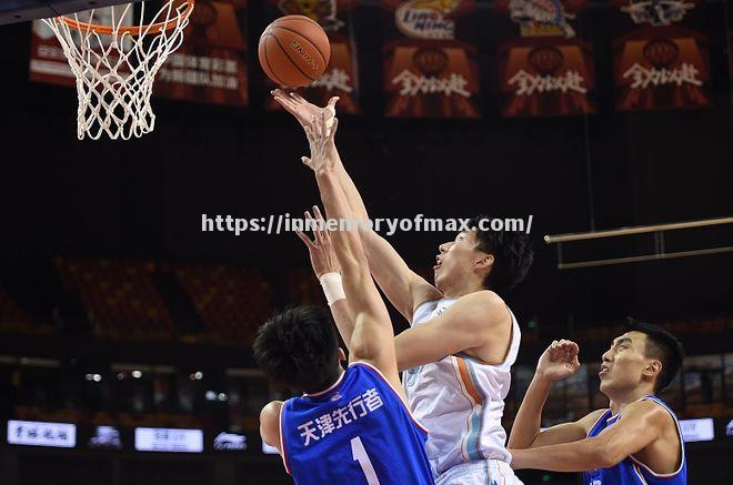 天津男篮艰难晋级,下轮面临挑战 天津男篮艰难晋级,下轮面临挑战