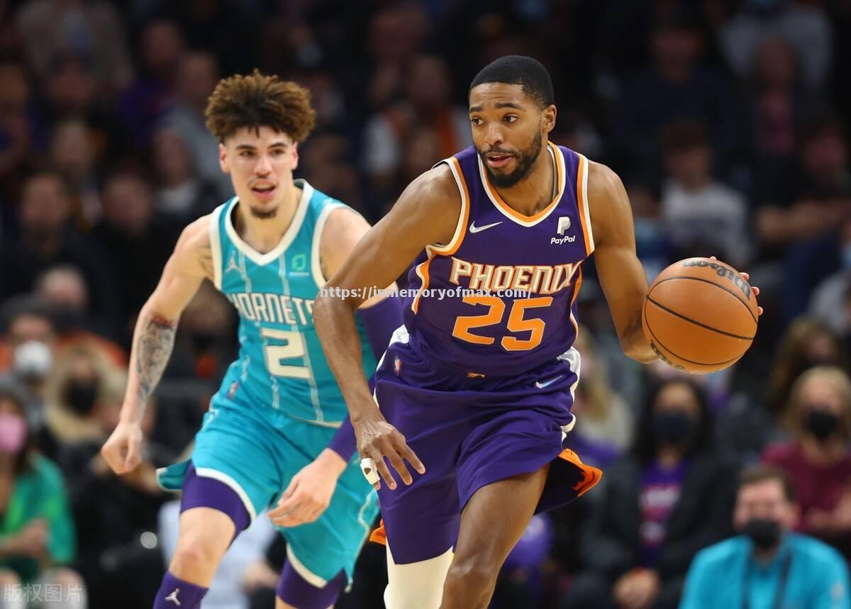 黄蜂队客场逆袭猛虎队,系列赛2-1领先 黄蜂队客场逆袭猛虎队,系列赛2-1领先