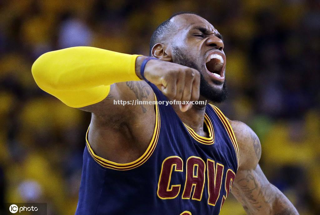 湖人队主帅激赞詹姆斯,球队士气高涨 湖人队主帅激赞詹姆斯,球队士气高涨