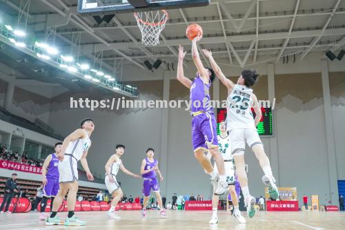 瞩目对决,球队英勇拼搏赢得掌声 瞩目对决,球队英勇拼搏赢得掌声