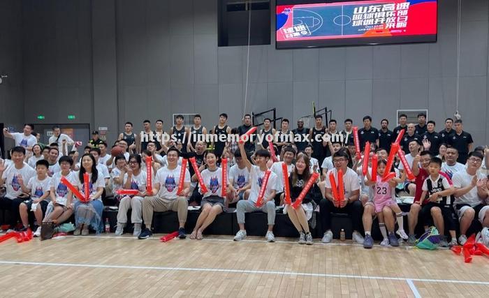 篮球室外公共训练场举行开放日,吸引广大市民 篮球室外公共训练场举行开放日,吸引广大市民