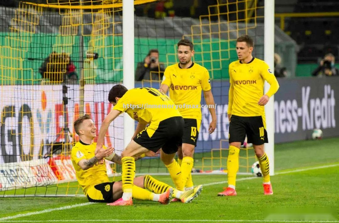 战意昂扬,球员们为冠军梦想拼尽全力 战意昂扬,球员们为冠军梦想拼尽全力