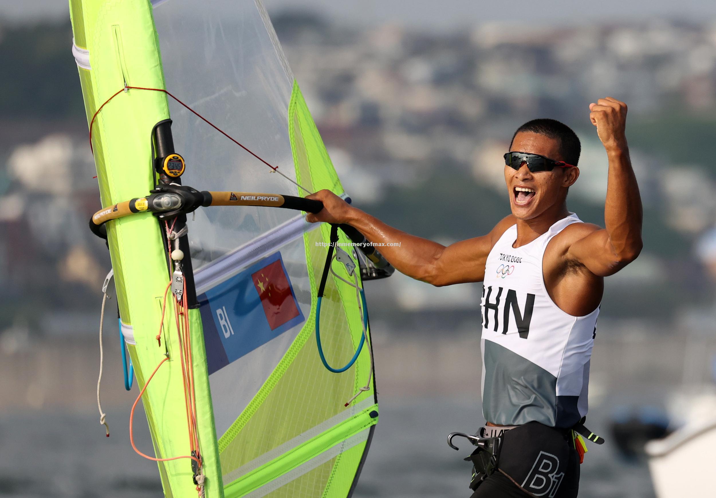 英国选手在帆船比赛中夺得铜牌 英国选手在帆船比赛中夺得铜牌