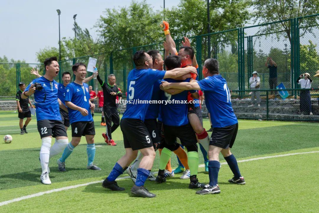 足球赛事对战激情澎湃,球队搏杀连连角逐激烈 足球赛事对战激情澎湃,球队搏杀连连角逐激烈