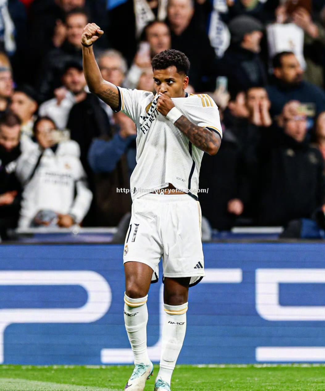 曼联客场轻取对手,晋级之路平稳向前 曼联客场轻取对手,晋级之路平稳向前