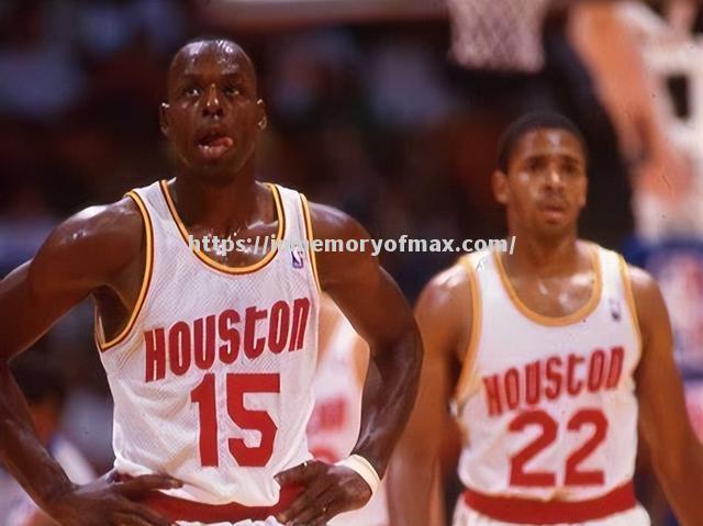 骑士主场输给公牛,安德鲁-威金斯全队最高分 骑士主场输给公牛,安德鲁-威金斯全队最高分