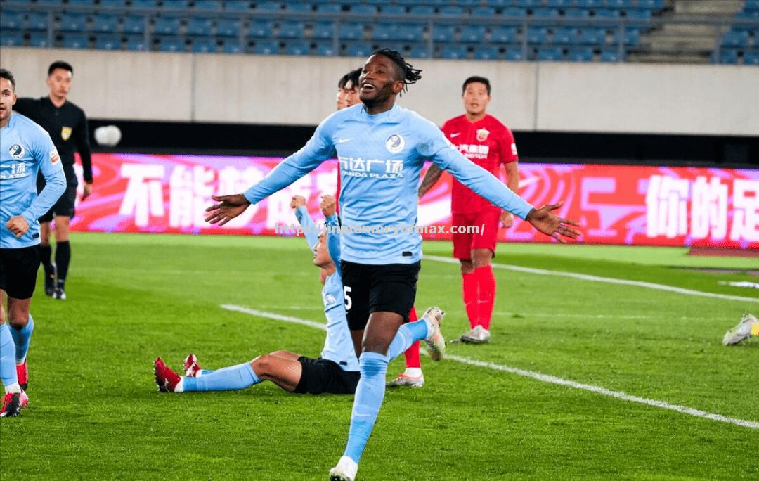 头号射手轰炸对手球门,数次破门助球队全取三分 头号射手轰炸对手球门,数次破门助球队全取三分