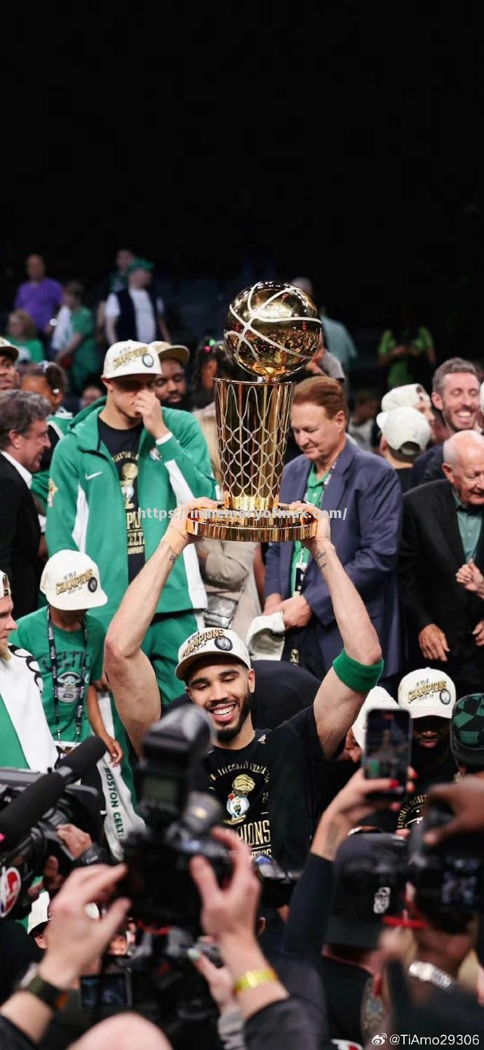 凯尔特人队员为球队历史佳绩庆祝 凯尔特人队员为球队历史佳绩庆祝