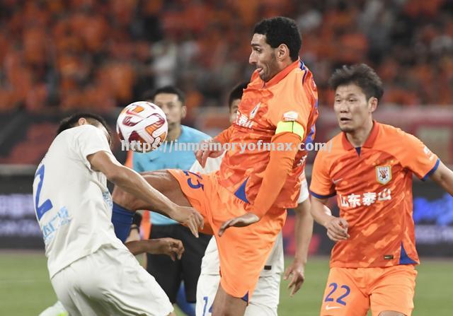 双方的激烈对抗,让人兴奋不已 双方的激烈对抗,让人兴奋不已