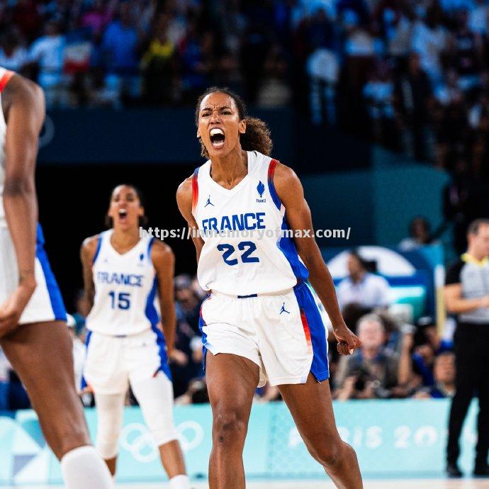 美国女篮队遭遇加拿大逆转，遗憾败北