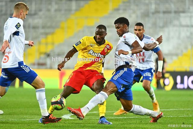 里昂球队获得胜利,法国足球比赛赢家 里昂球队获得胜利,法国足球比赛赢家