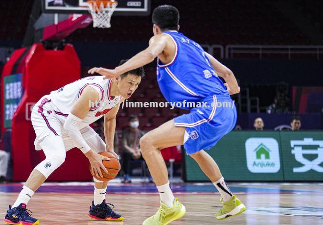 星空体育-江西男篮在比赛中展现出惊人的团队配合