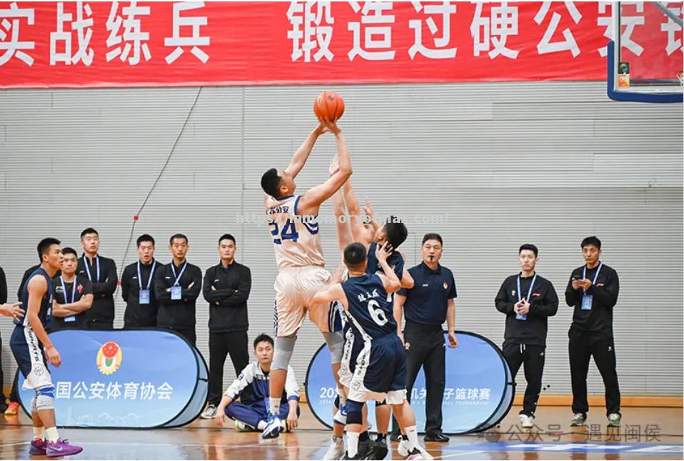 福建男篮在比赛中取得一场紧张胜利 福建男篮在比赛中取得一场紧张胜利