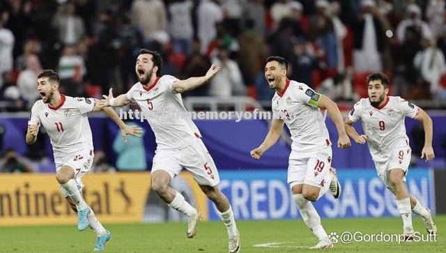 星空体育-球队掀翻对手，主教练对球员表现赞不绝口