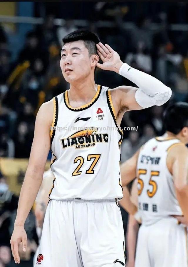 辽宁宏运门将表现稳定,成为球队抢分关键 辽宁宏运门将表现稳定,成为球队抢分关键