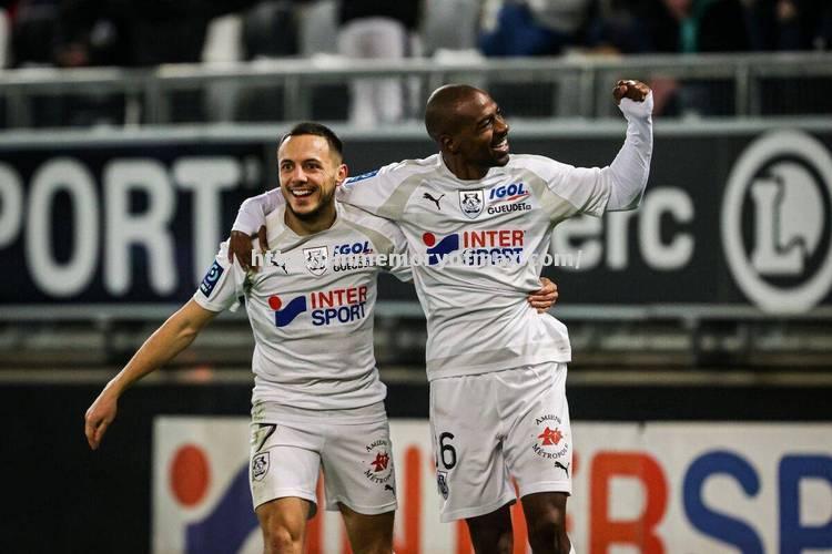 亚眠客场不敌对手,法国联赛排名下滑 亚眠客场不敌对手,法国联赛排名下滑