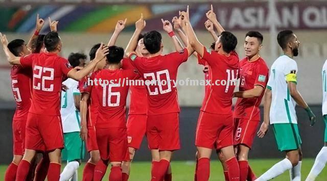 足球豪门互称霸,对决引领风向标燃起热潮 足球豪门互称霸,对决引领风向标燃起热潮