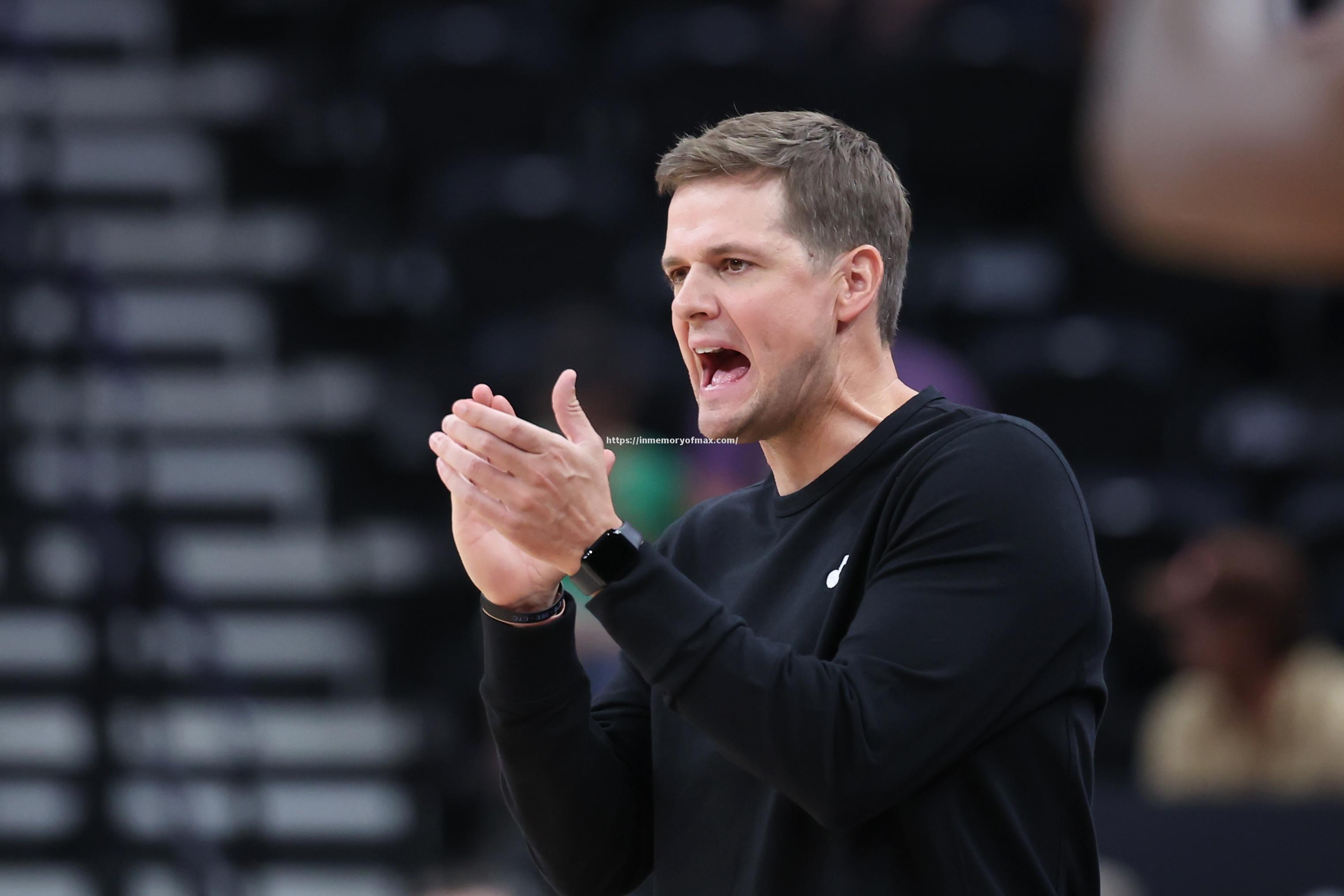 星空体育-爵士队豪取两连胜，西部区顽强晋级希望增大